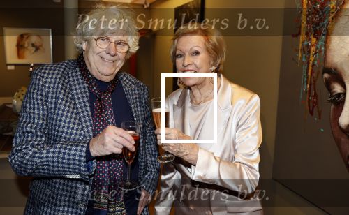 Breukelen 12 februari 2024
Ria Valk viert haar 65 jarig artiesten jubileum en krijgt een koninklijk onderscheiding van de burgemeester van de Ronde Venen. Ria Valk met haar ex partner hans Wennekes