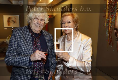 Breukelen 12 februari 2024
Ria Valk viert haar 65 jarig artiesten jubileum en krijgt een koninklijk onderscheiding van de burgemeester van de Ronde Venen. Ria Valk met haar ex partner hans Wennekes