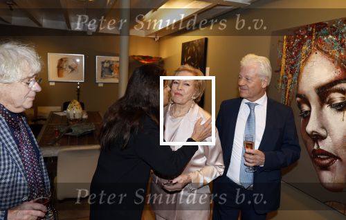 Breukelen 12 februari 2024
Ria Valk viert haar 65 jarig artiesten jubileum en krijgt een koninklijk onderscheiding van de burgemeester van de Ronde Venen. Ria Valk met haar ex partner hans Wennekes