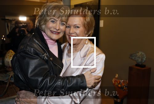 Breukelen 12 februari 2024
Ria Valk viert haar 65 jarig artiesten jubileum en krijgt een koninklijk onderscheiding van de burgemeester van de Ronde Venen. Ria Valk en Vivian Boelen