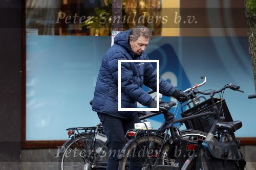 Amsterdam 20 januari 2024
Robert ten Brink op de fiets bij de Albert Heijn