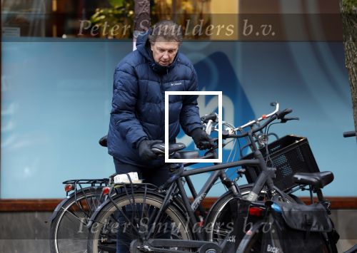 Amsterdam 20 januari 2024
Robert ten Brink op de fiets bij de Albert Heijn