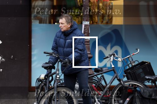 Amsterdam 20 januari 2024
Robert ten Brink op de fiets bij de Albert Heijn