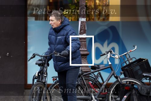 Amsterdam 20 januari 2024
Robert ten Brink op de fiets bij de Albert Heijn