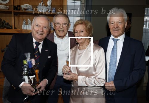 Breukelen 12 februari 2024
Ria Valk viert haar 65 jarig artiesten jubileum en krijgt een koninklijk onderscheiding van de burgemeester van de Ronde Venen. Ronnie Tober en Jan Jochems