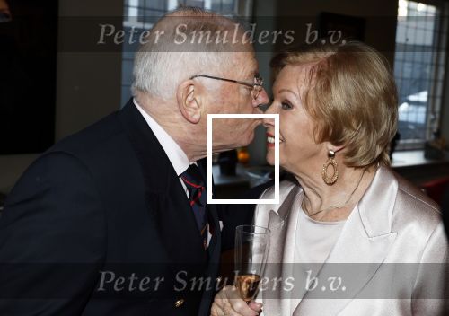 Breukelen 12 februari 2024
Ria Valk viert haar 65 jarig artiesten jubileum en krijgt een koninklijk onderscheiding van de burgemeester van de Ronde Venen. Ronnie Tober en Jan Jochems