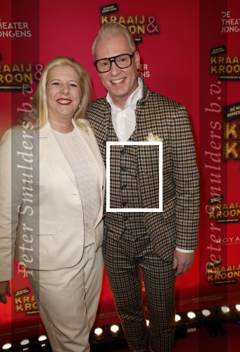 Amstelveen 29 januari 2024
Premiere Kraaij en Kroon van Soy Kroon en Johnny Kraaijkamp in schouwburg in Amstelveen. Rudolf v Veen met vrouw