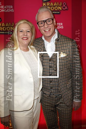 Amstelveen 29 januari 2024
Premiere Kraaij en Kroon van Soy Kroon en Johnny Kraaijkamp in schouwburg in Amstelveen. Rudolf v Veen met vrouw