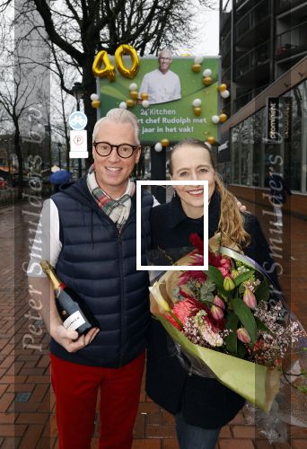 Hilversum 29 februari 2024
Presentatie Billboard van Rudolph v Veen die 40 jaar kok is . Rudolph v Veen met  Kiki Bours van 24 kitchen