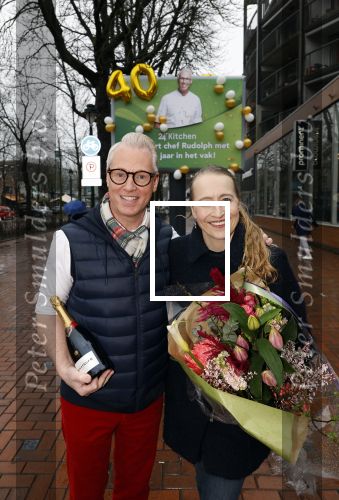 Hilversum 29 februari 2024
Presentatie Billboard van Rudolph v Veen die 40 jaar kok is . Rudolph v Veen met  Kiki Bours van 24 kitchen