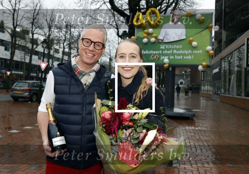 Hilversum 29 februari 2024
Presentatie Billboard van Rudolph v Veen die 40 jaar kok is . Rudolph v Veen met  Kiki Bours van 24 kitchen