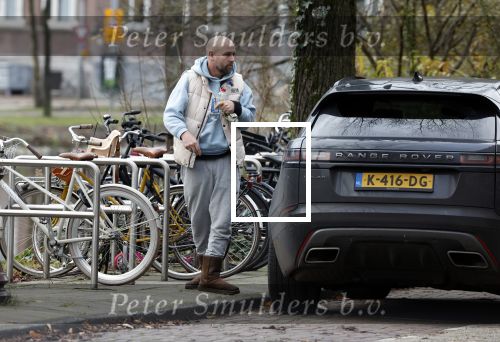 Amsterdam 4 december 2023
Sander Kleinenberg bij benzinepomp en bij zijn huis .