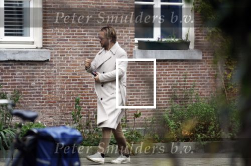 Amsterdam 4 december 2023
Thijs Romer in de straat bij Noor de Groot.