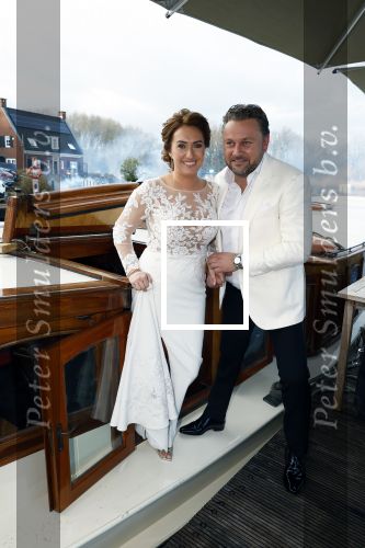 Maarssen 24 februari 2024
Wesly Bronkhorst en Raquel trouwen . Ze kwam met boot aanvaren , Dirk Zeelenberg heeft ze getrouwd.