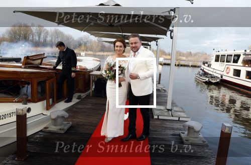 Maarssen 24 februari 2024
Wesly Bronkhorst en Raquel trouwen . Ze kwam met boot aanvaren , Dirk Zeelenberg heeft ze getrouwd.