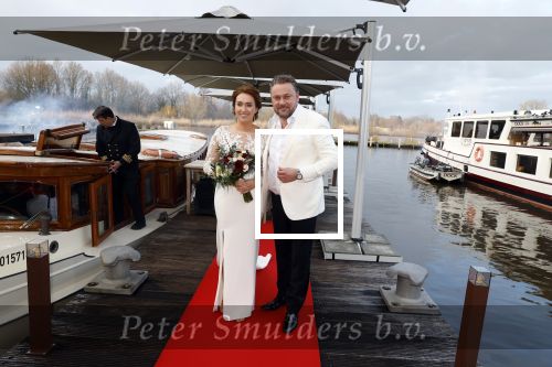 Maarssen 24 februari 2024
Wesly Bronkhorst en Raquel trouwen . Ze kwam met boot aanvaren , Dirk Zeelenberg heeft ze getrouwd.