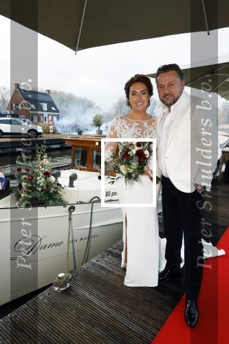 Maarssen 24 februari 2024
Wesly Bronkhorst en Raquel trouwen . Ze kwam met boot aanvaren , Dirk Zeelenberg heeft ze getrouwd.