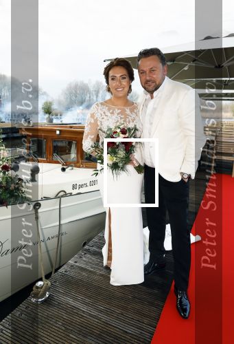 Maarssen 24 februari 2024
Wesly Bronkhorst en Raquel trouwen . Ze kwam met boot aanvaren , Dirk Zeelenberg heeft ze getrouwd.