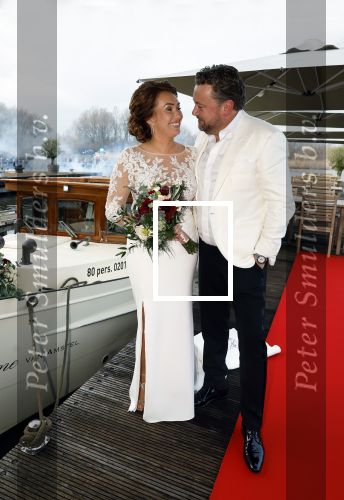 Maarssen 24 februari 2024
Wesly Bronkhorst en Raquel trouwen . Ze kwam met boot aanvaren , Dirk Zeelenberg heeft ze getrouwd.