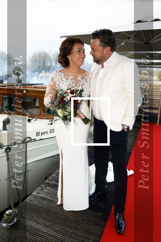 Maarssen 24 februari 2024
Wesly Bronkhorst en Raquel trouwen . Ze kwam met boot aanvaren , Dirk Zeelenberg heeft ze getrouwd.
