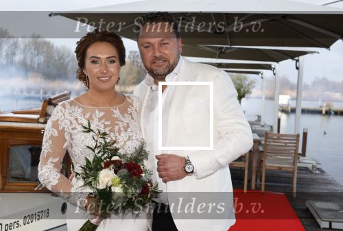 Maarssen 24 februari 2024
Wesly Bronkhorst en Raquel trouwen . Ze kwam met boot aanvaren , Dirk Zeelenberg heeft ze getrouwd.