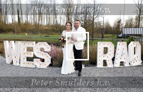 Maarssen 24 februari 2024
Wesly Bronkhorst en Raquel trouwen . Ze kwam met boot aanvaren , Dirk Zeelenberg heeft ze getrouwd.