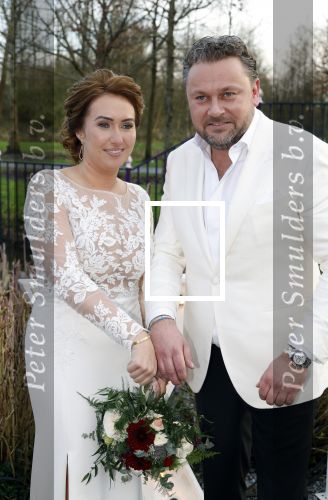 Maarssen 24 februari 2024
Wesly Bronkhorst en Raquel trouwen . Ze kwam met boot aanvaren , Dirk Zeelenberg heeft ze getrouwd.