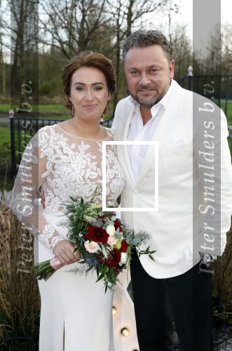 Maarssen 24 februari 2024
Wesly Bronkhorst en Raquel trouwen . Ze kwam met boot aanvaren , Dirk Zeelenberg heeft ze getrouwd.