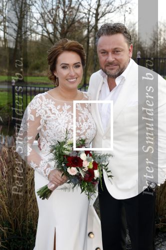 Maarssen 24 februari 2024
Wesly Bronkhorst en Raquel trouwen . Ze kwam met boot aanvaren , Dirk Zeelenberg heeft ze getrouwd.