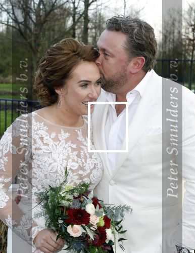 Maarssen 24 februari 2024
Wesly Bronkhorst en Raquel trouwen . Ze kwam met boot aanvaren , Dirk Zeelenberg heeft ze getrouwd.
