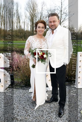 Maarssen 24 februari 2024
Wesly Bronkhorst en Raquel trouwen . Ze kwam met boot aanvaren , Dirk Zeelenberg heeft ze getrouwd.