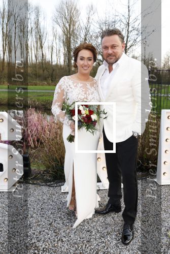 Maarssen 24 februari 2024
Wesly Bronkhorst en Raquel trouwen . Ze kwam met boot aanvaren , Dirk Zeelenberg heeft ze getrouwd.