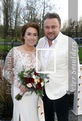 Maarssen 24 februari 2024
Wesly Bronkhorst en Raquel trouwen . Ze kwam met boot aanvaren , Dirk Zeelenberg heeft ze getrouwd.