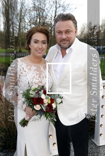 Maarssen 24 februari 2024
Wesly Bronkhorst en Raquel trouwen . Ze kwam met boot aanvaren , Dirk Zeelenberg heeft ze getrouwd.