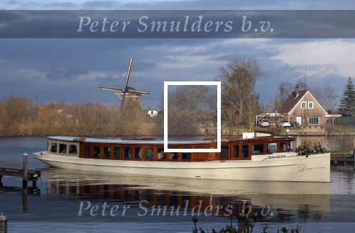 Maarssen 24 februari 2024
Wesly Bronkhorst en Raquel trouwen . Ze kwam met boot aanvaren , Dirk Zeelenberg heeft ze getrouwd.