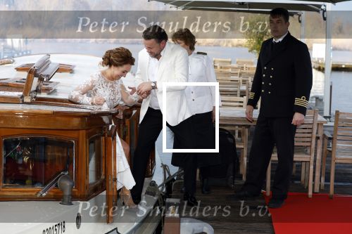 Maarssen 24 februari 2024
Wesly Bronkhorst en Raquel trouwen . Ze kwam met boot aanvaren , Dirk Zeelenberg heeft ze getrouwd.