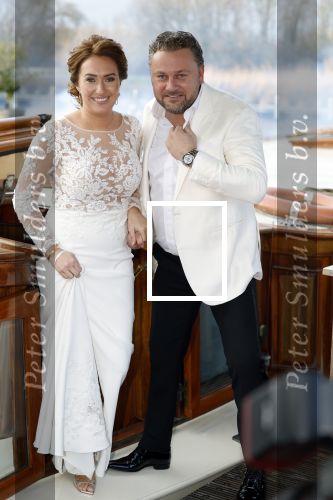 Maarssen 24 februari 2024
Wesly Bronkhorst en Raquel trouwen . Ze kwam met boot aanvaren , Dirk Zeelenberg heeft ze getrouwd.
