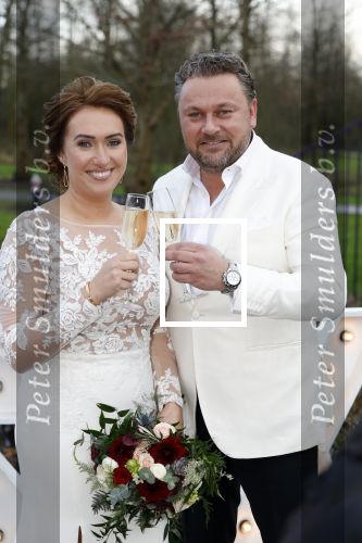 Maarssen 24 februari 2024
Wesly Bronkhorst en Raquel trouwen . Ze kwam met boot aanvaren , Dirk Zeelenberg heeft ze getrouwd.