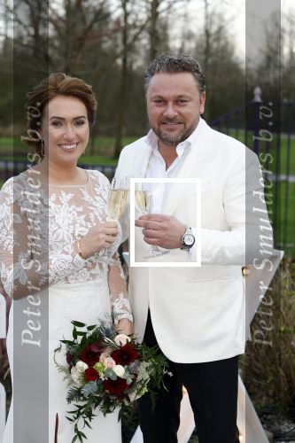 Maarssen 24 februari 2024
Wesly Bronkhorst en Raquel trouwen . Ze kwam met boot aanvaren , Dirk Zeelenberg heeft ze getrouwd.