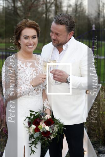 Maarssen 24 februari 2024
Wesly Bronkhorst en Raquel trouwen . Ze kwam met boot aanvaren , Dirk Zeelenberg heeft ze getrouwd.