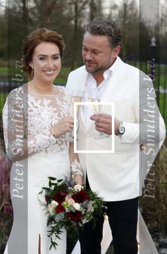 Maarssen 24 februari 2024
Wesly Bronkhorst en Raquel trouwen . Ze kwam met boot aanvaren , Dirk Zeelenberg heeft ze getrouwd.