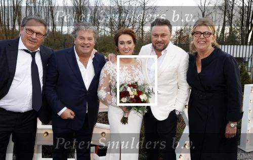 Maarssen 24 februari 2024
Wesly Bronkhorst en Raquel trouwen . Ze kwam met boot aanvaren , Dirk Zeelenberg heeft ze getrouwd.