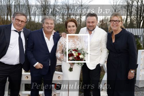 Maarssen 24 februari 2024
Wesly Bronkhorst en Raquel trouwen . Ze kwam met boot aanvaren , Dirk Zeelenberg heeft ze getrouwd.
