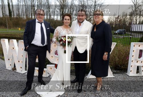 Maarssen 24 februari 2024
Wesly Bronkhorst en Raquel trouwen . Ze kwam met boot aanvaren , Dirk Zeelenberg heeft ze getrouwd. Ouders Wesly
