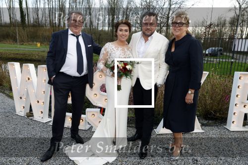 Maarssen 24 februari 2024
Wesly Bronkhorst en Raquel trouwen . Ze kwam met boot aanvaren , Dirk Zeelenberg heeft ze getrouwd. Ouders Wesly