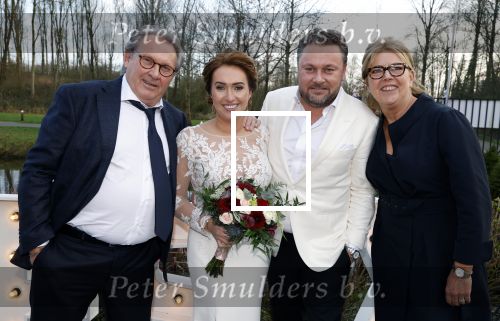 Maarssen 24 februari 2024
Wesly Bronkhorst en Raquel trouwen . Ze kwam met boot aanvaren , Dirk Zeelenberg heeft ze getrouwd. Ouders Wesly