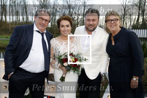 Maarssen 24 februari 2024
Wesly Bronkhorst en Raquel trouwen . Ze kwam met boot aanvaren , Dirk Zeelenberg heeft ze getrouwd. Ouders Wesly