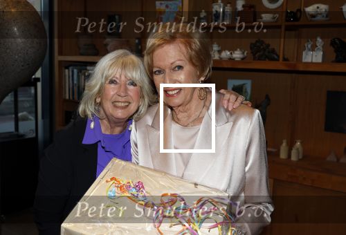 Breukelen 12 februari 2024
Ria Valk viert haar 65 jarig artiesten jubileum en krijgt een koninklijk onderscheiding van de burgemeester van de Ronde Venen. Ria Valk en Willeke Alberti