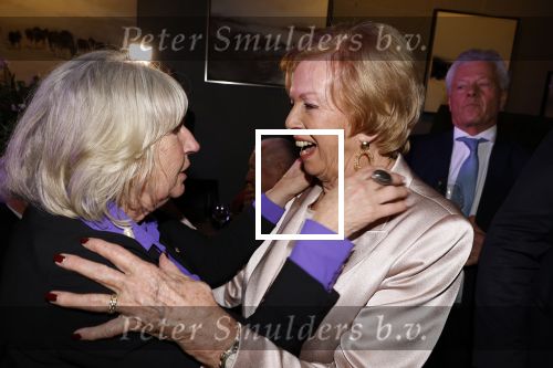 Breukelen 12 februari 2024
Ria Valk viert haar 65 jarig artiesten jubileum en krijgt een koninklijk onderscheiding van de burgemeester van de Ronde Venen. Ria Valk en Willeke Alberti