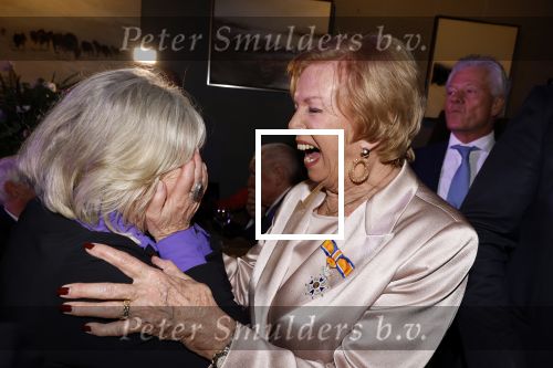 Breukelen 12 februari 2024
Ria Valk viert haar 65 jarig artiesten jubileum en krijgt een koninklijk onderscheiding van de burgemeester van de Ronde Venen. Ria Valk en Willeke Alberti